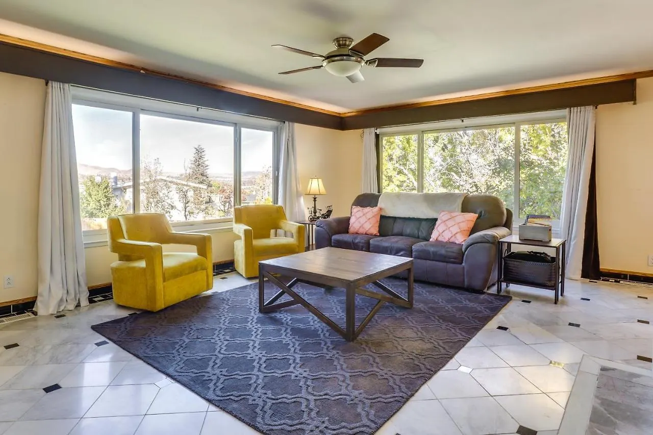 Spacious Reno Vacation Rental About 3 Mi To Midtown!