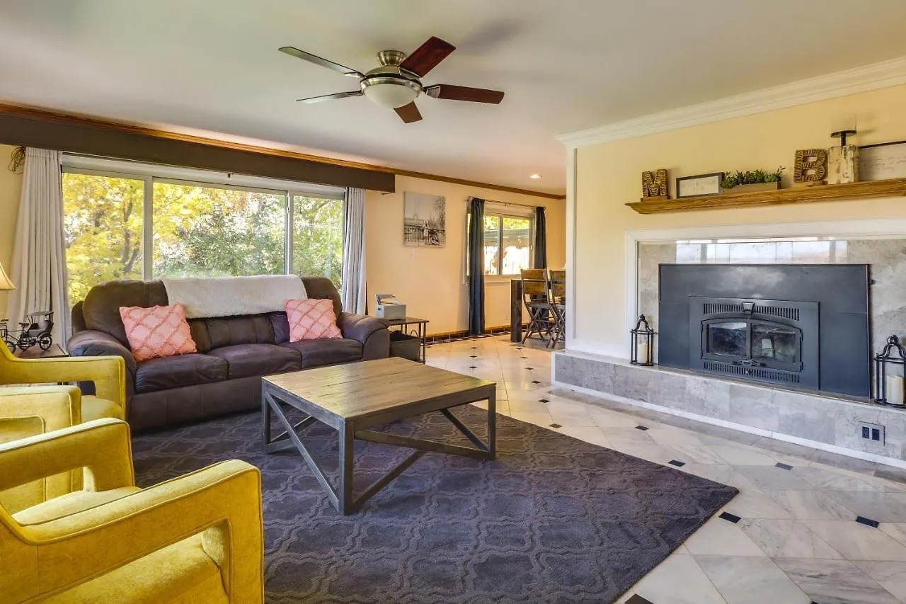 Spacious Reno Vacation Rental About 3 Mi To Midtown! Holiday home
