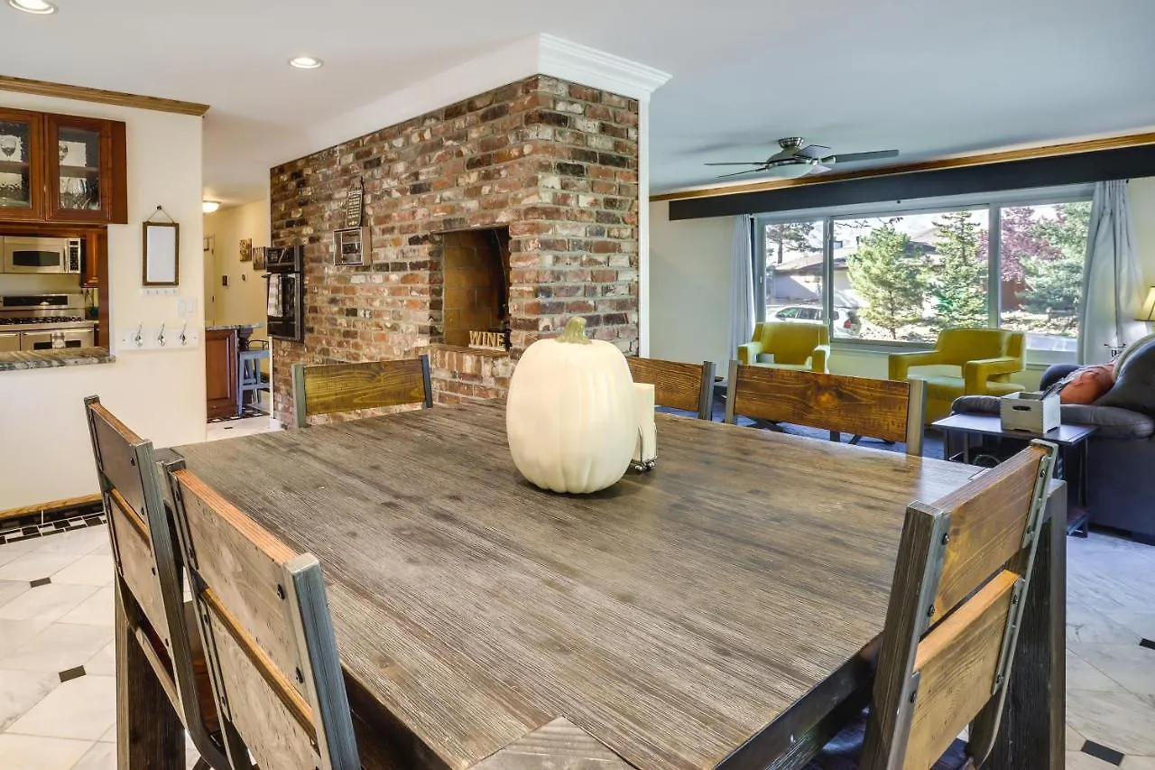 Spacious Reno Vacation Rental About 3 Mi To Midtown!