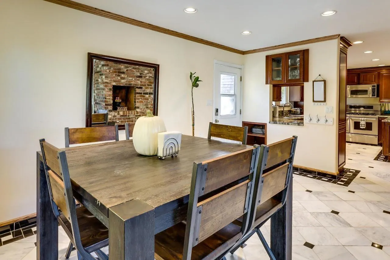 Spacious Reno Vacation Rental About 3 Mi To Midtown!