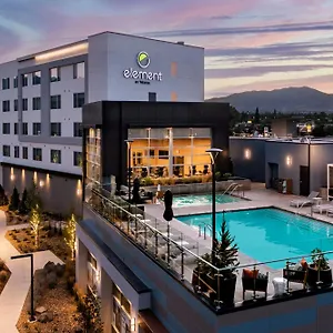  Hotel Element Experience District